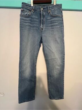 Levi’s 501 Original Fit Jeans W29 L30 Medium Wash Button Fly Straight Leg